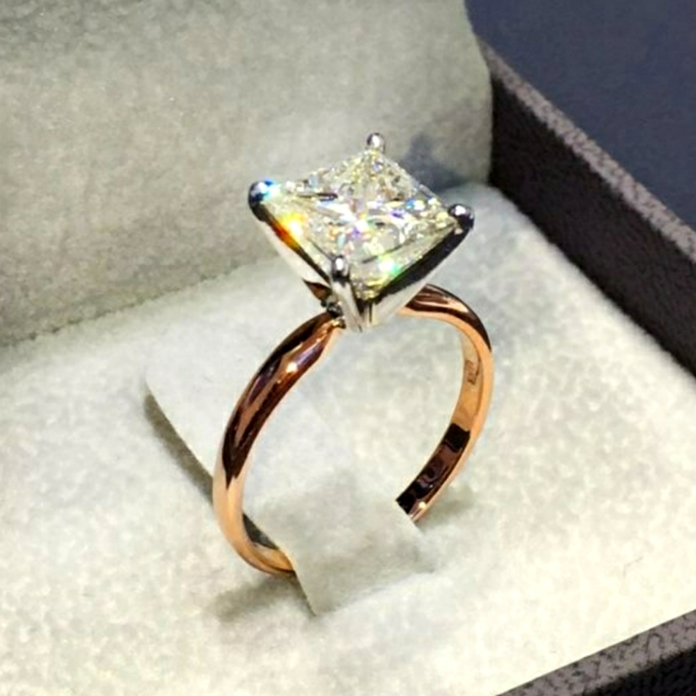 Oversize diamond ring
